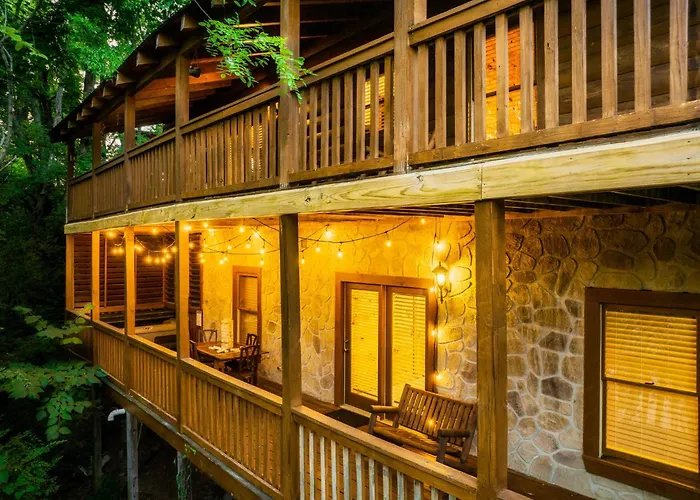 Pet Friendly Family Cabin With Hot Tub & Game Room Near Dollywood Pigeon Forge